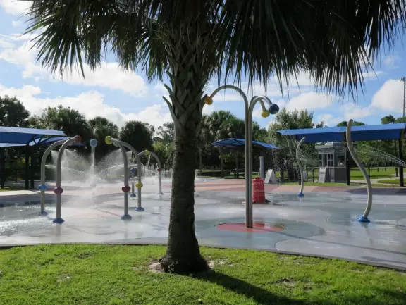Dr Phillips Paw Park splash pad and dog water play area in Orlando Florida